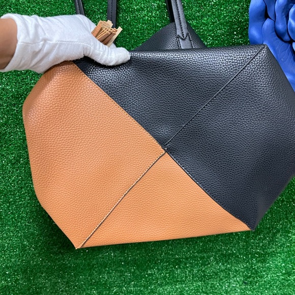 Vintage Celine Pairs black and caramel color block tote with tassels - Picture 7 of 14